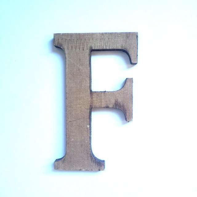 Letras madera 9 Letra F de madera