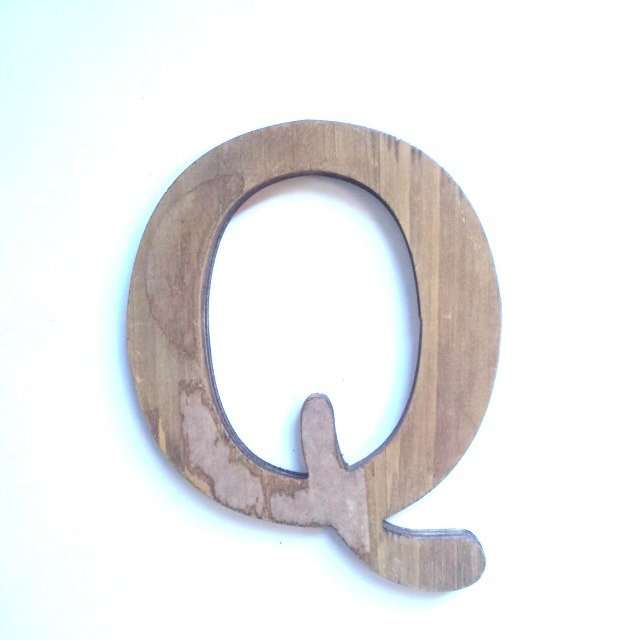 Letras madera 19 Letra Q de madera