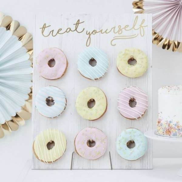 Donuts wall Boda