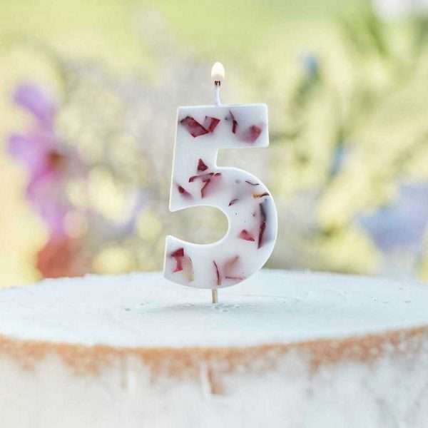 velas cumpleaños petalos