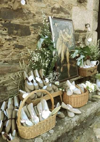 basicos de una boda ideal. alpargatas boda cantidad de detalles para boda