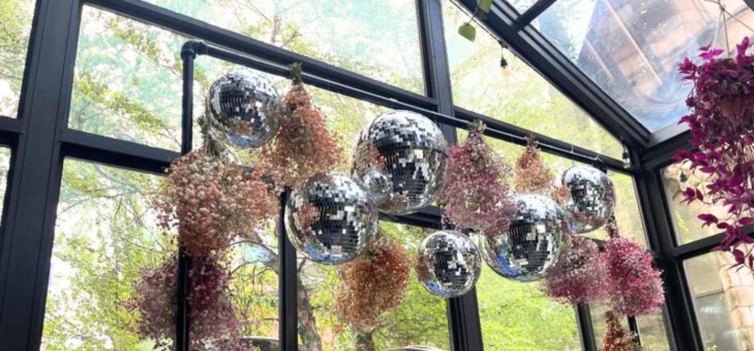Detalles Boda Glam 2024: Brilla con Estilo y Glamour en tu Día Especial