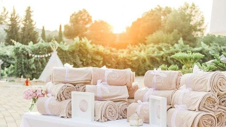 Mantas Bonitas para Invitados 2 Pashminas y mantitas para boda. regalos prácticos para invitadas cantidad de detalles para boda pashminas para boda